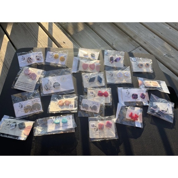 *Get the bundle for your buyer’s Christmas gifts *Stud Earrings lot 21 Pairs - Picture 3 of 16